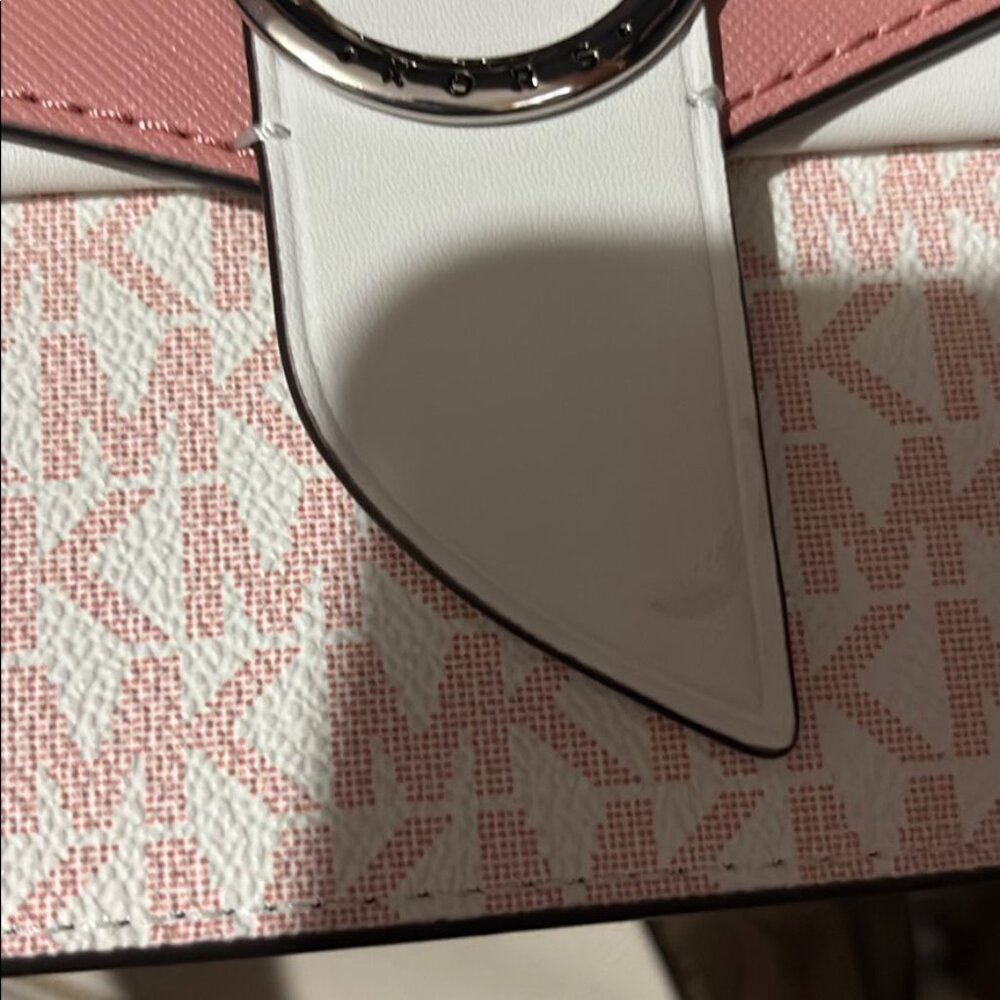 🛑 SELLERS, BEWARE OF BAIT & SWITCH SCAMMERS ~ POSHMARK MAKES IT EASY 4 THEM 😡 - Picture 4 of 9